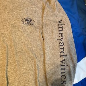Grey Vineyard Vines sweatshirt